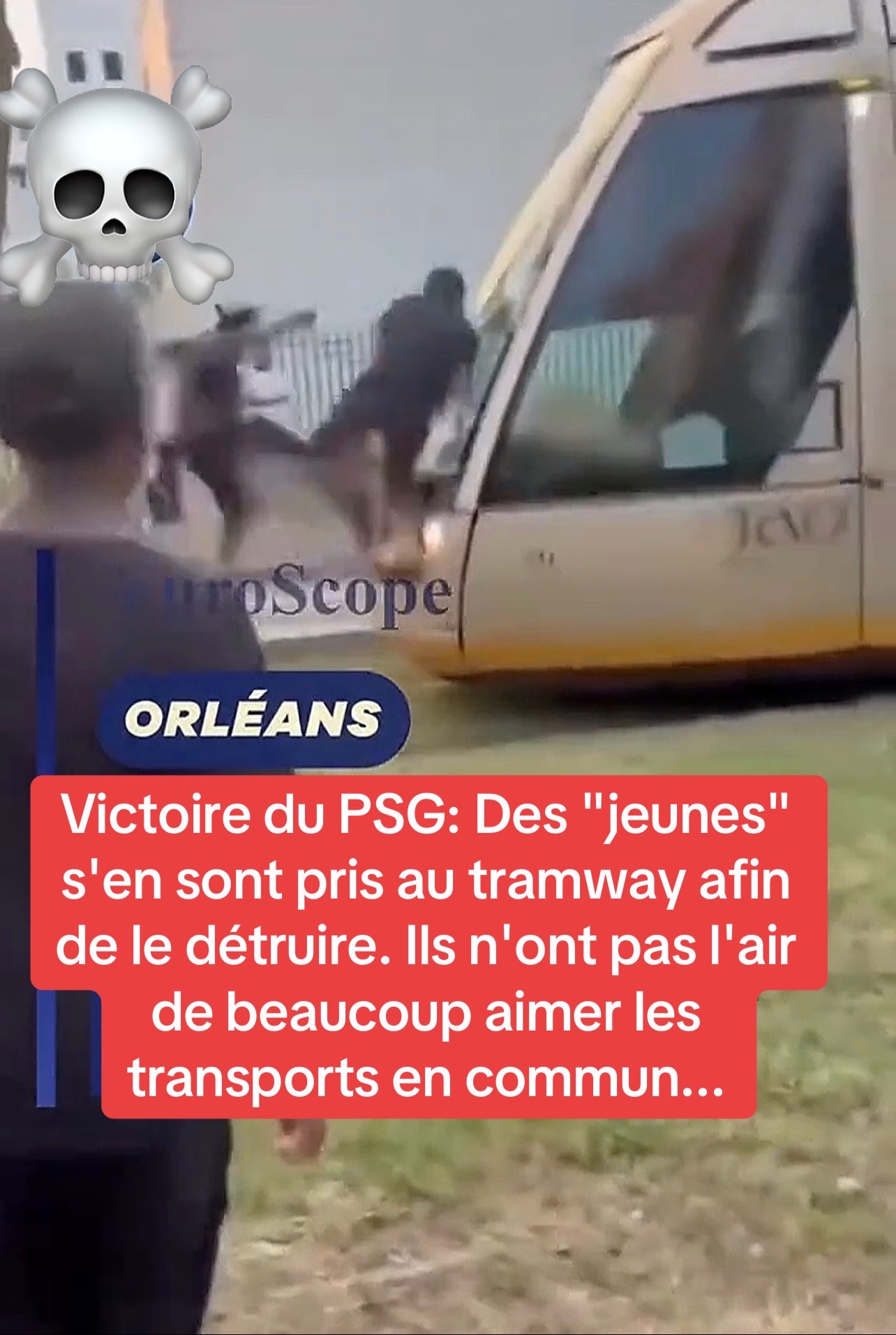 Victoire du PSG: Des « jeunes » s&rsquo;en sont pris au tramway afin de le détruire. Ils n&rsquo;ont pas l&rsquo;air de beaucoup aimer les transports en commun…